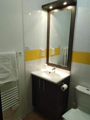 Studio Privatif Dans Hotel Residence Nimes Gare Екстер'єр фото