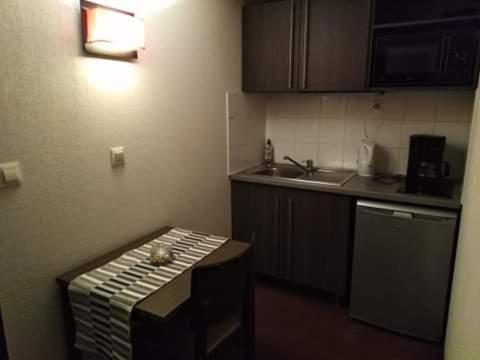 Studio Privatif Dans Hotel Residence Nimes Gare Екстер'єр фото